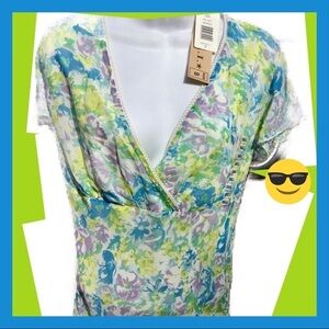 NWT! Pretty Lime Green Turquoise Lavender Floral Light Weight Top Short Sleeve